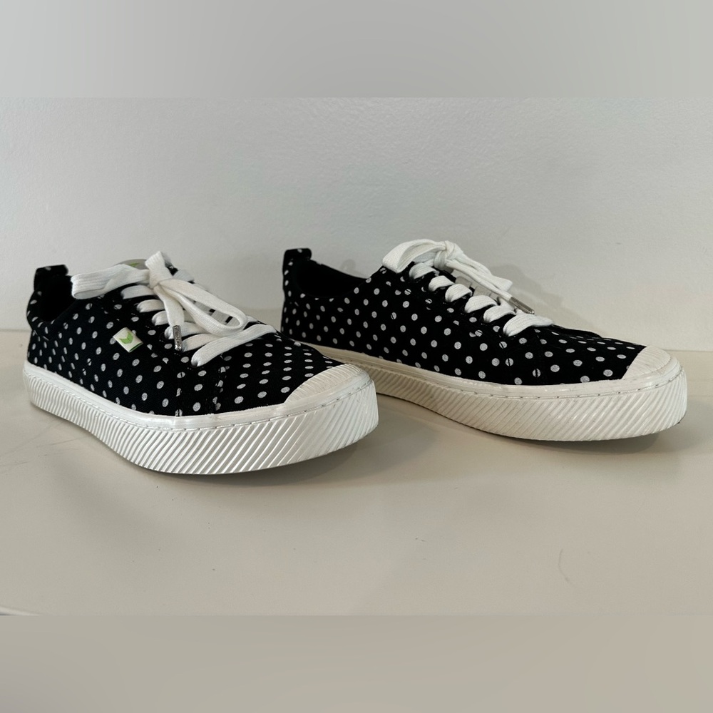 NWOT Cariuma OCA Low Black Polka Dots Canvas Sneaker Size 10 Women 8.5 Men